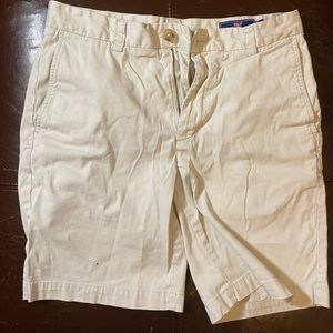 Vineyard Vine Khaki Shorts